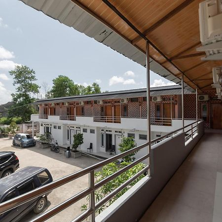 Reddoorz Syariah Near Jakabaring Sport City Палембанг Екстериор снимка