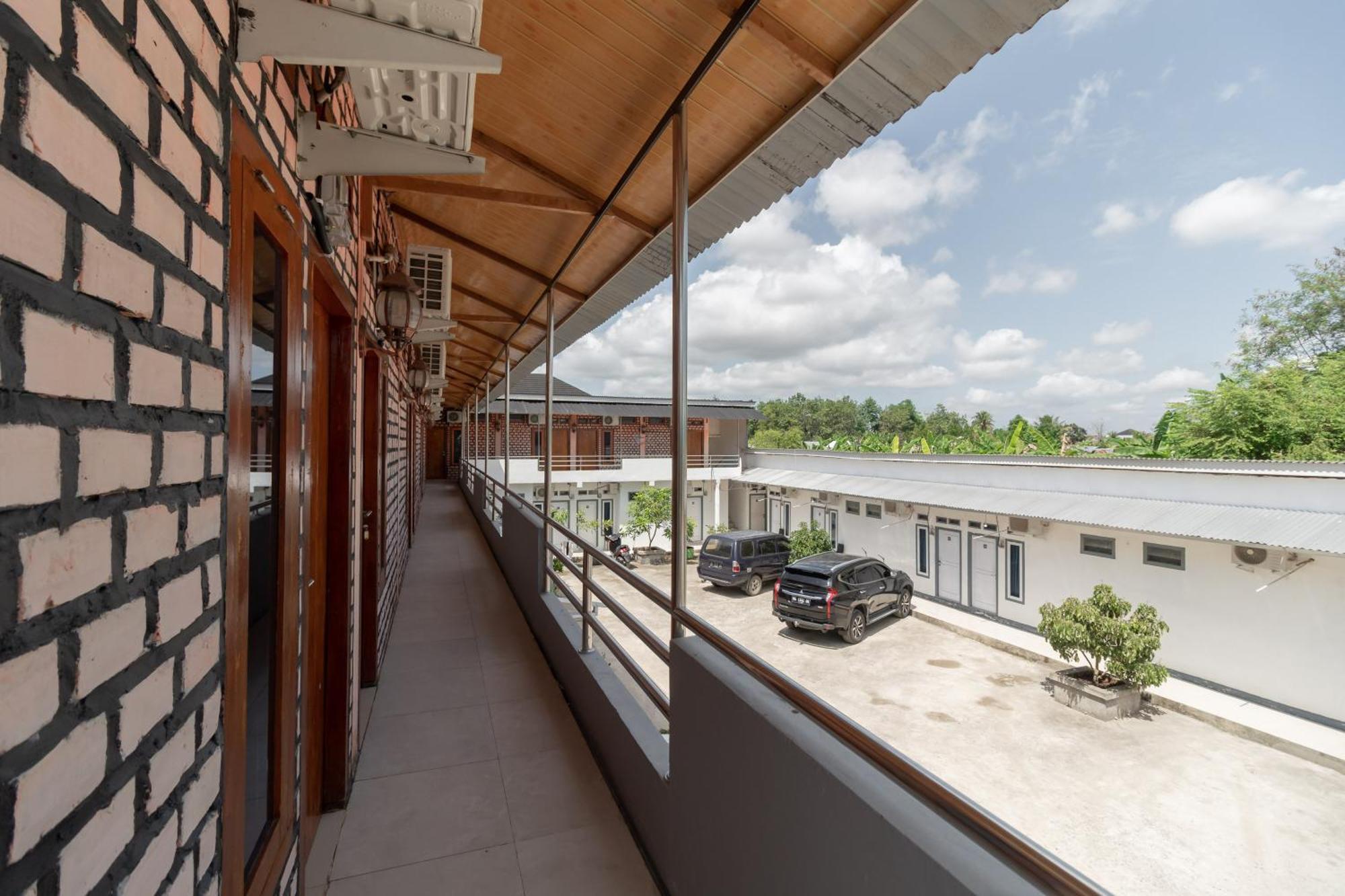 Reddoorz Syariah Near Jakabaring Sport City Палембанг Екстериор снимка