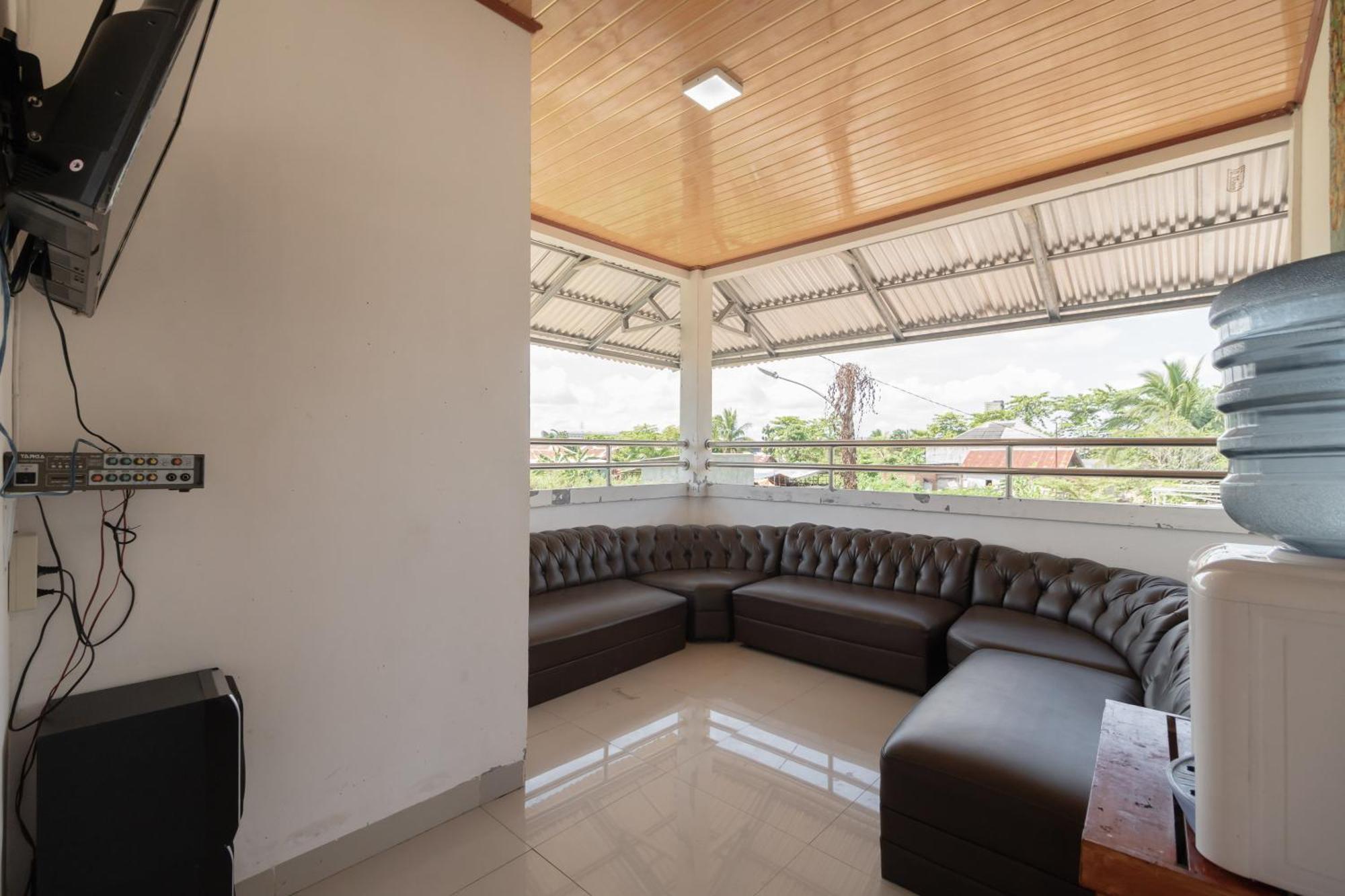 Reddoorz Syariah Near Jakabaring Sport City Палембанг Екстериор снимка