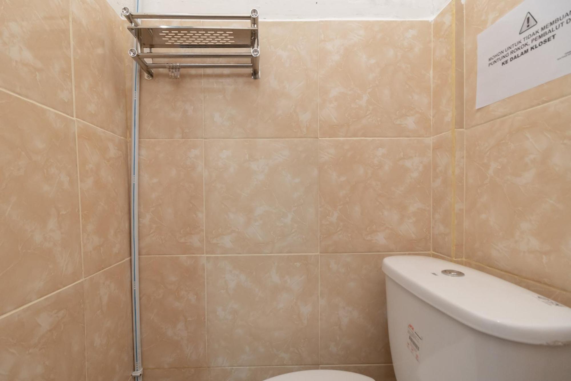 Reddoorz Syariah Near Jakabaring Sport City Палембанг Екстериор снимка